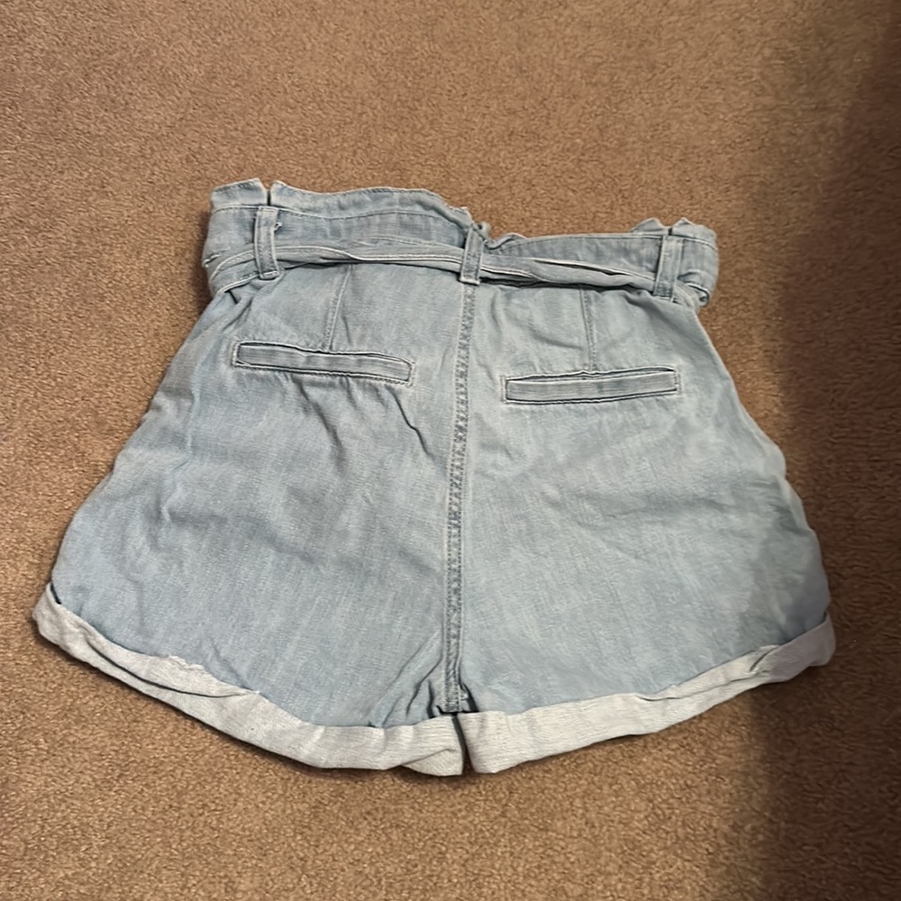 Shorts - Picture 3 of 3
